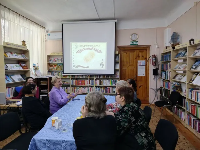 photo_5244557962574427004_y