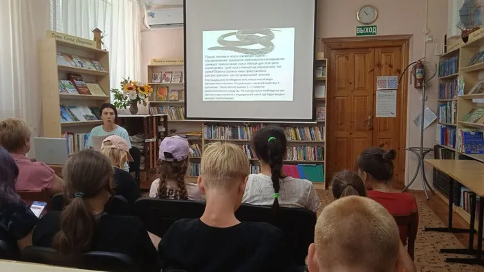 photo_5235654834672228764_y