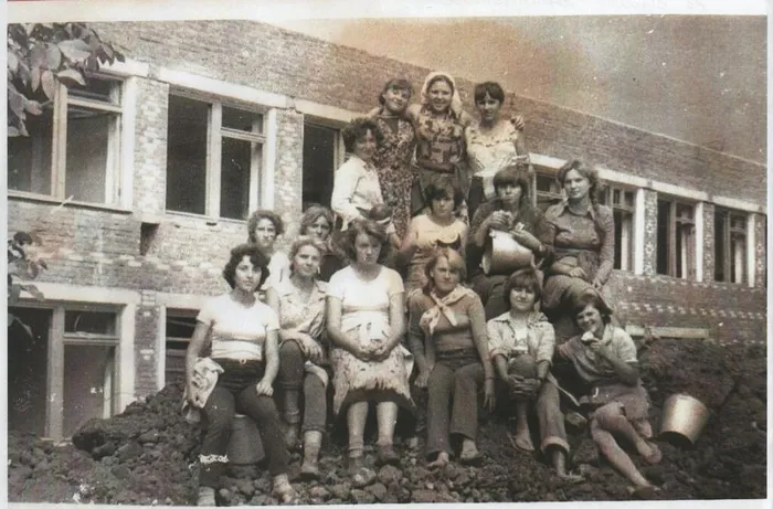 На стройке школы 1980