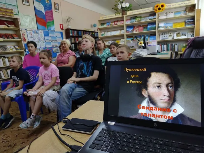 photo_5339209111813878902_y