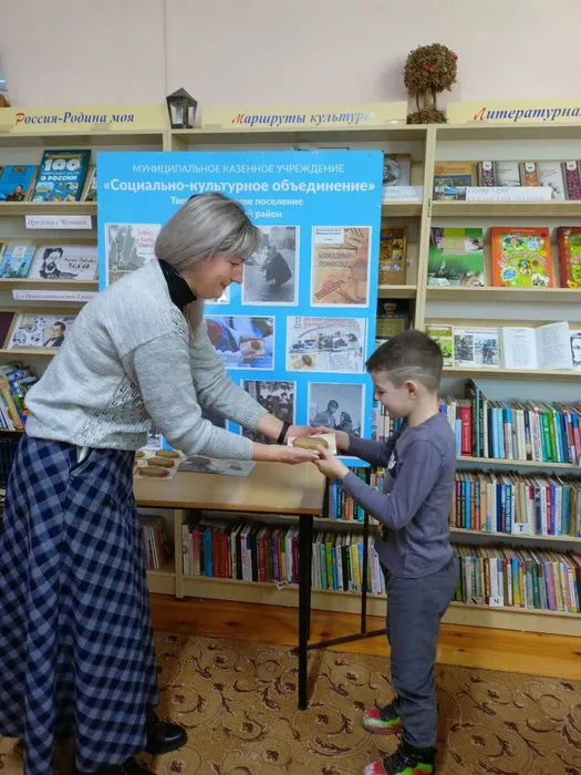 photo_5244846631621355521_y