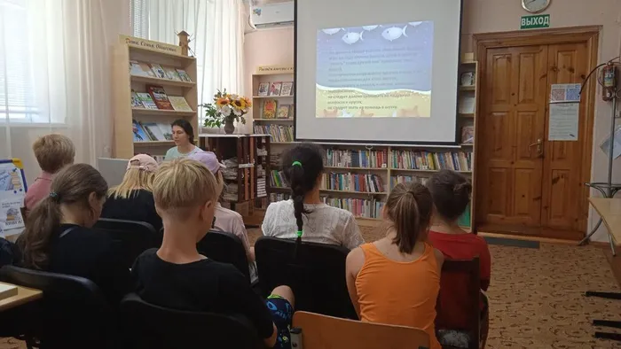 photo_5235654834672228774_y